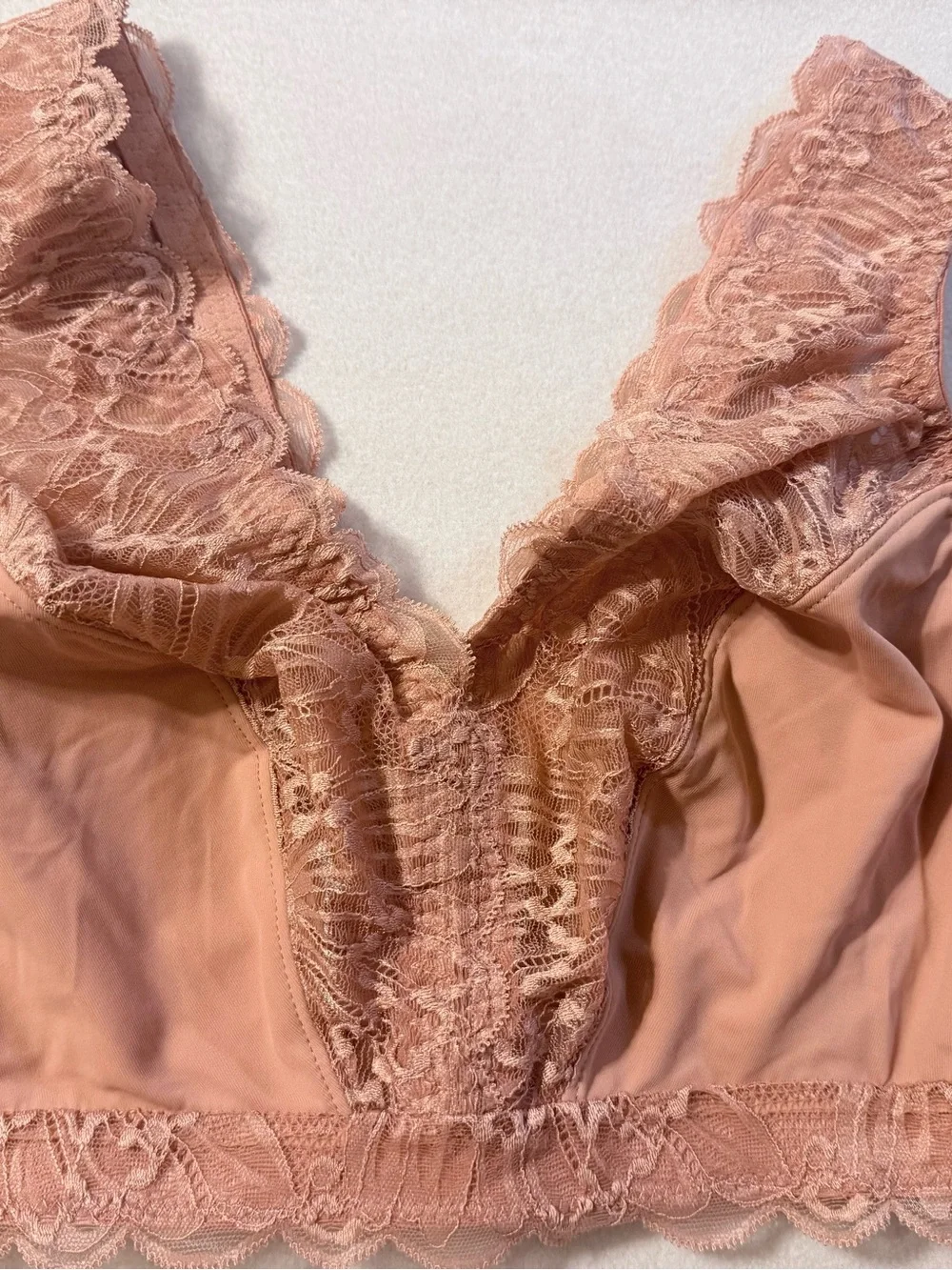 New Breezies Soft Support Lace Wirefree Unlined Bra. Size Large